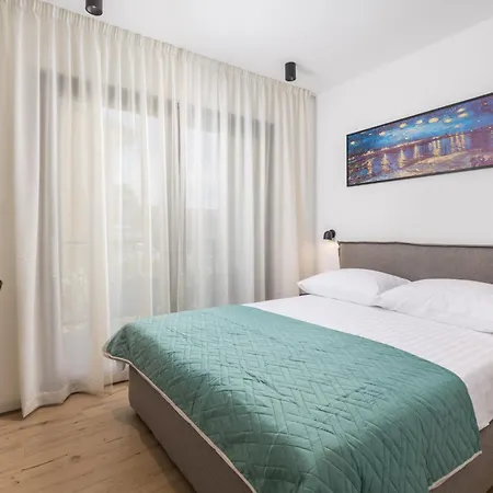 Mara M 1 Heated Pool