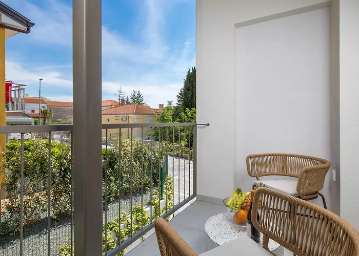 Mara M 1 Heated Pool Apartment