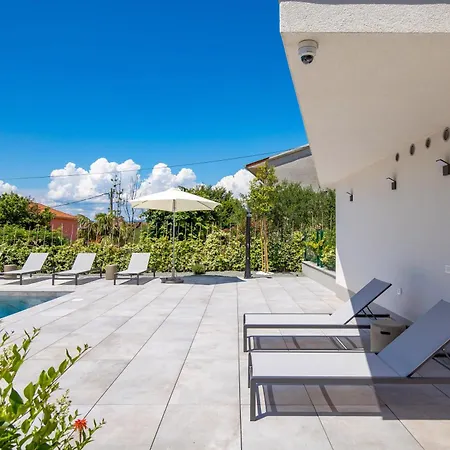 Apartman Mara M 1 Heated Pool *