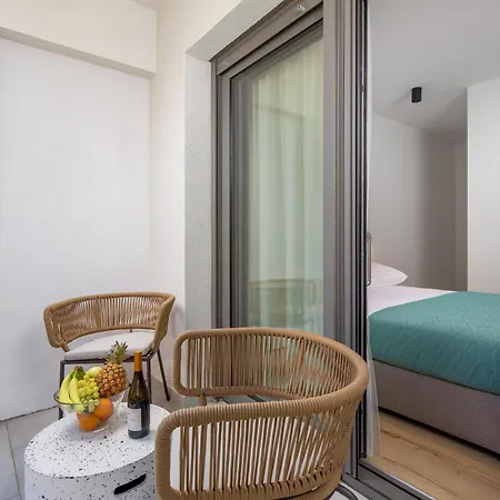 Mara M 1 Heated Pool Apartman