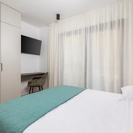 Mara M 1 Heated Pool